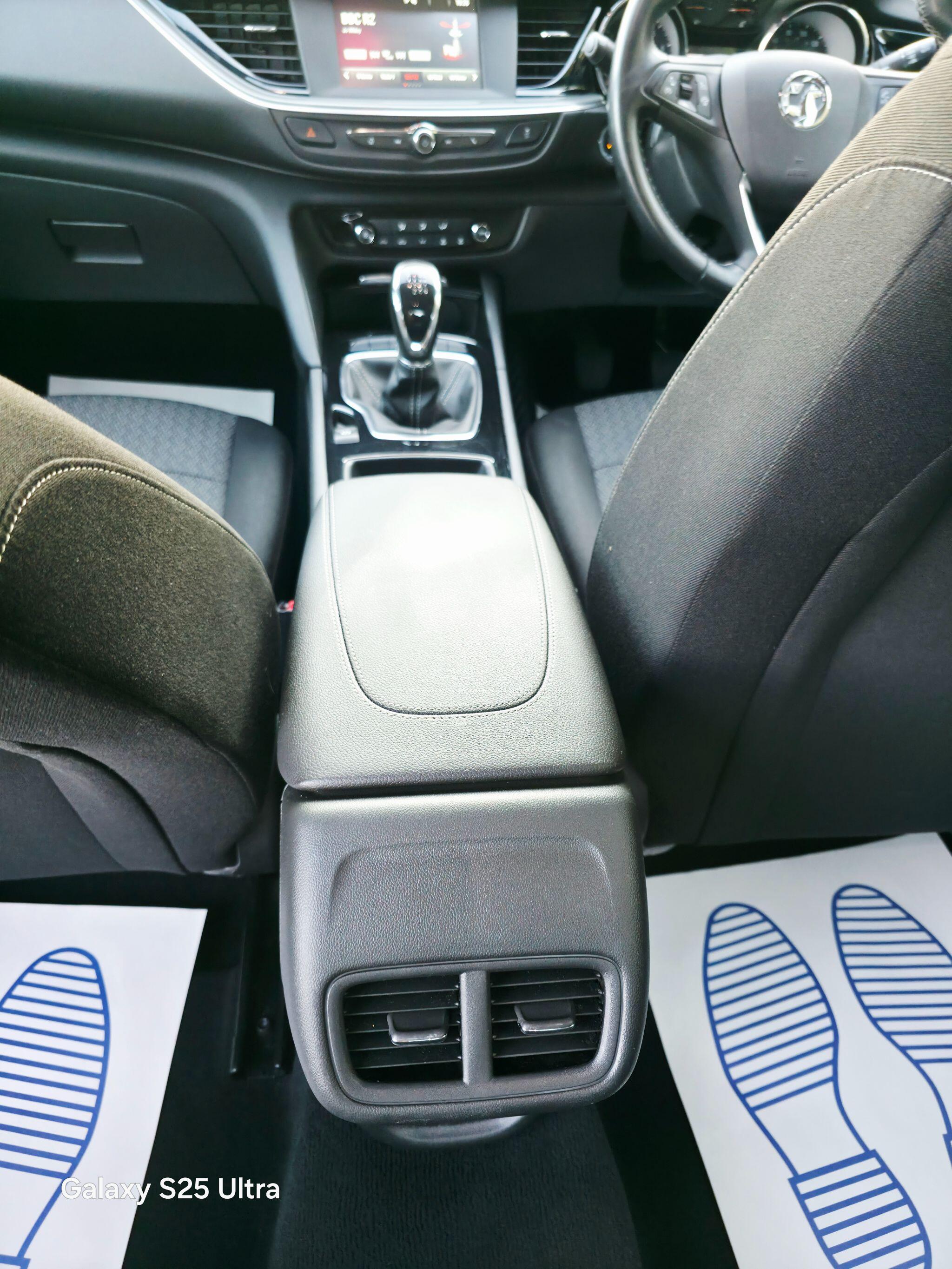 Vauxhall Insignia view 39