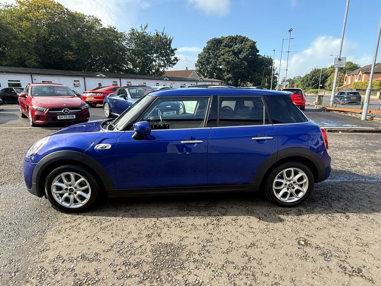Mini Hatch view 8