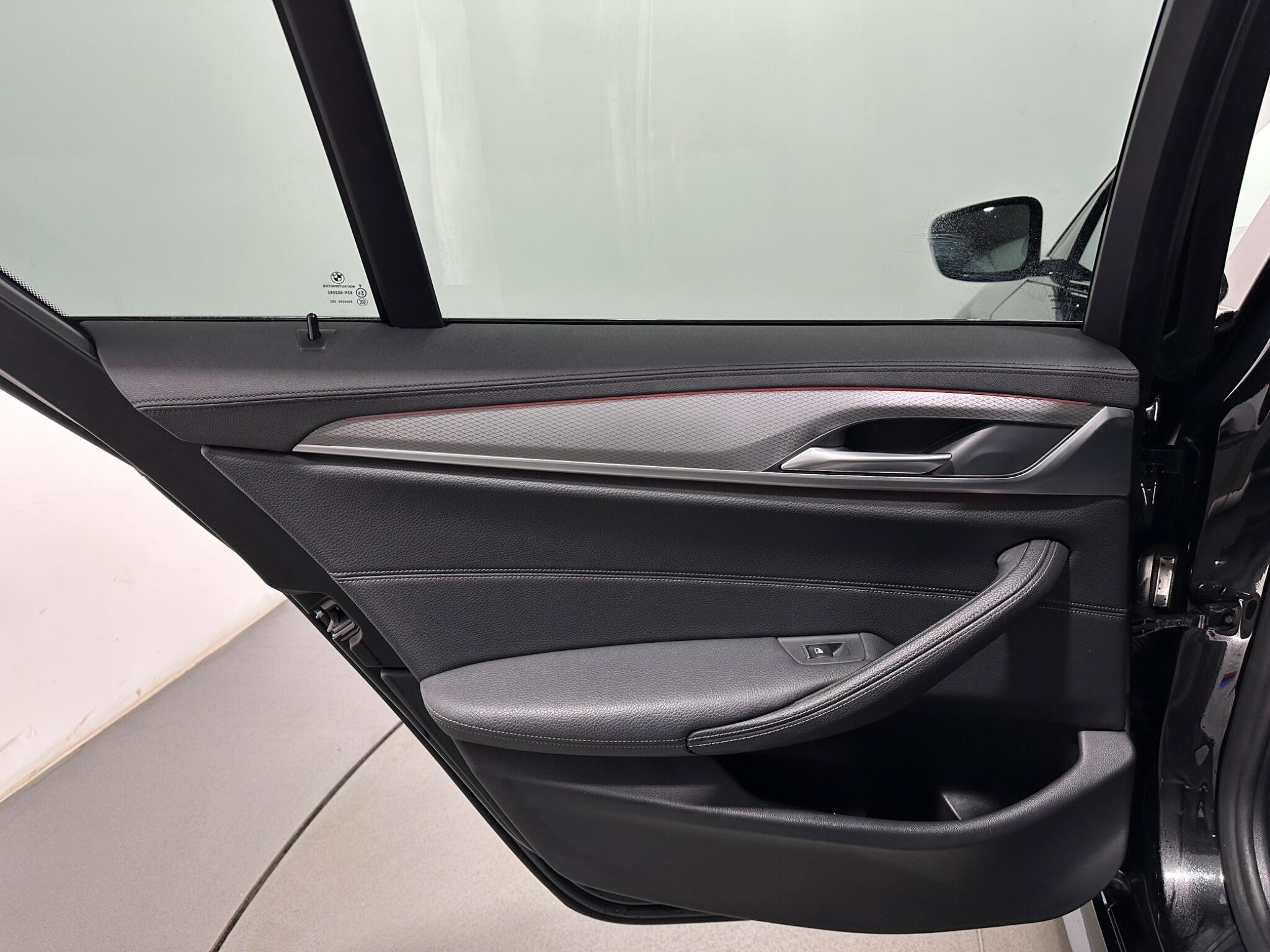 BMW 5 Series view 42