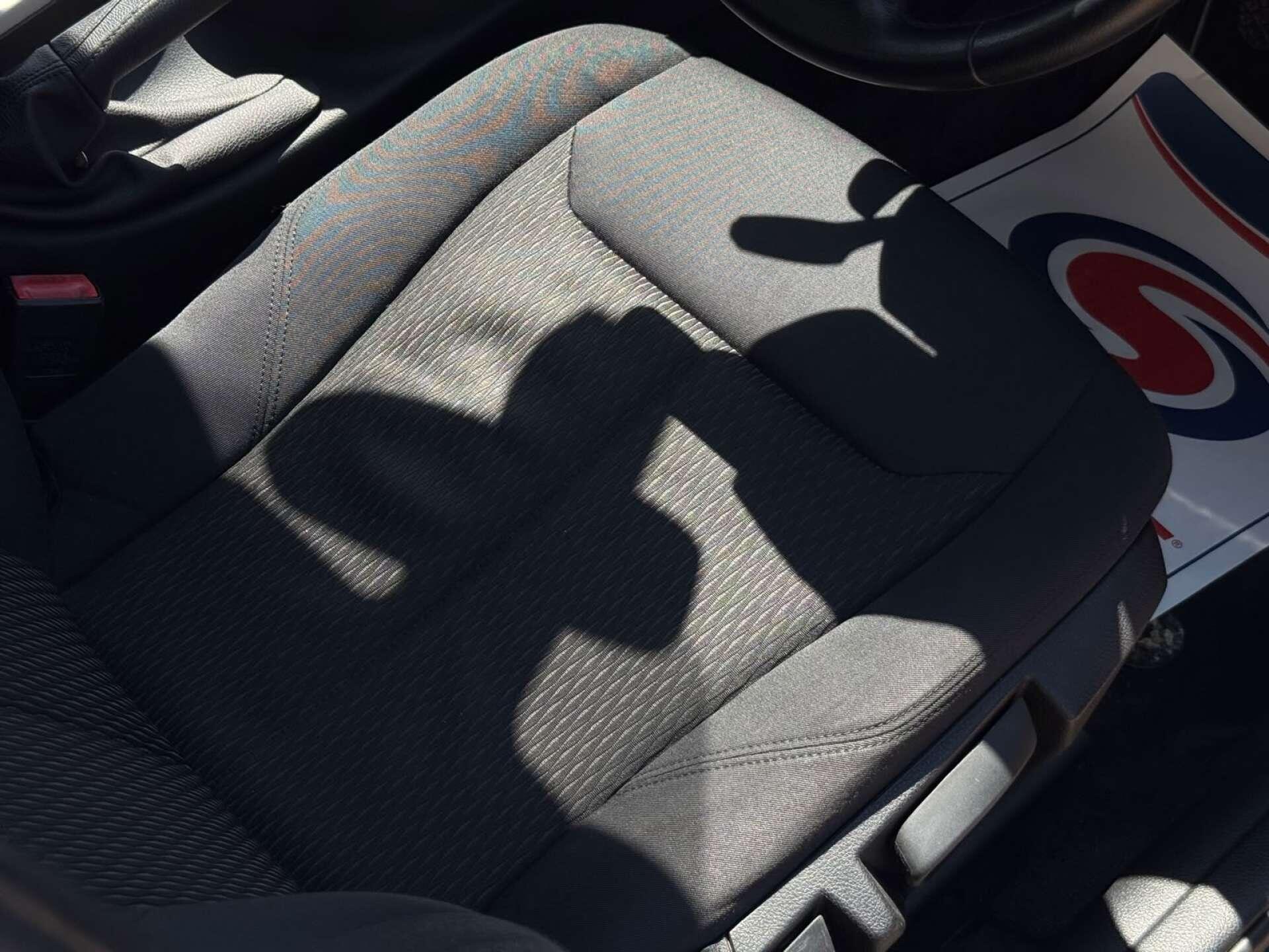 BMW 3 Series view 24