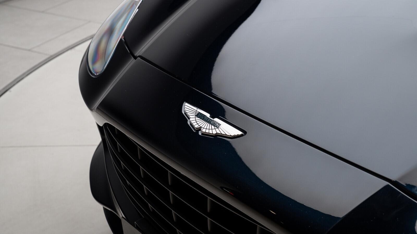 Aston Martin DBX view 44