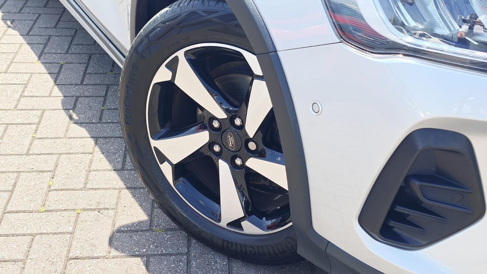 Ford Focus view 9