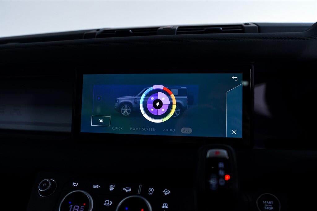 Land Rover Defender view 27