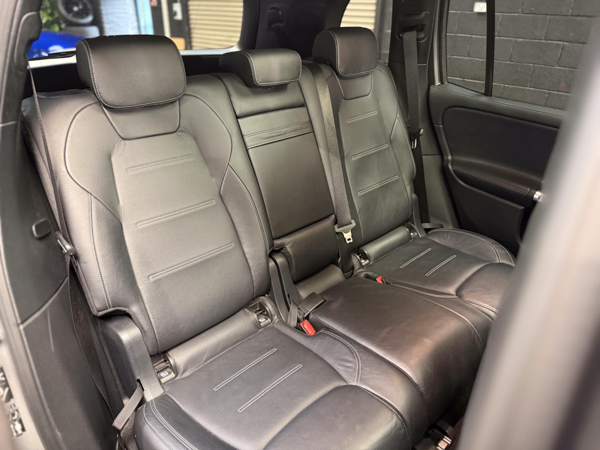Mercedes-Benz GLB view 23