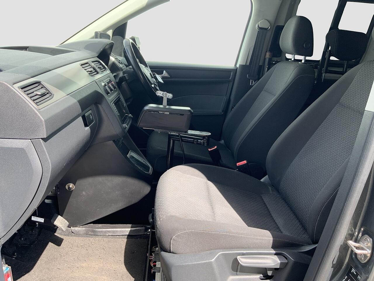 Volkswagen Caddy Life view 11