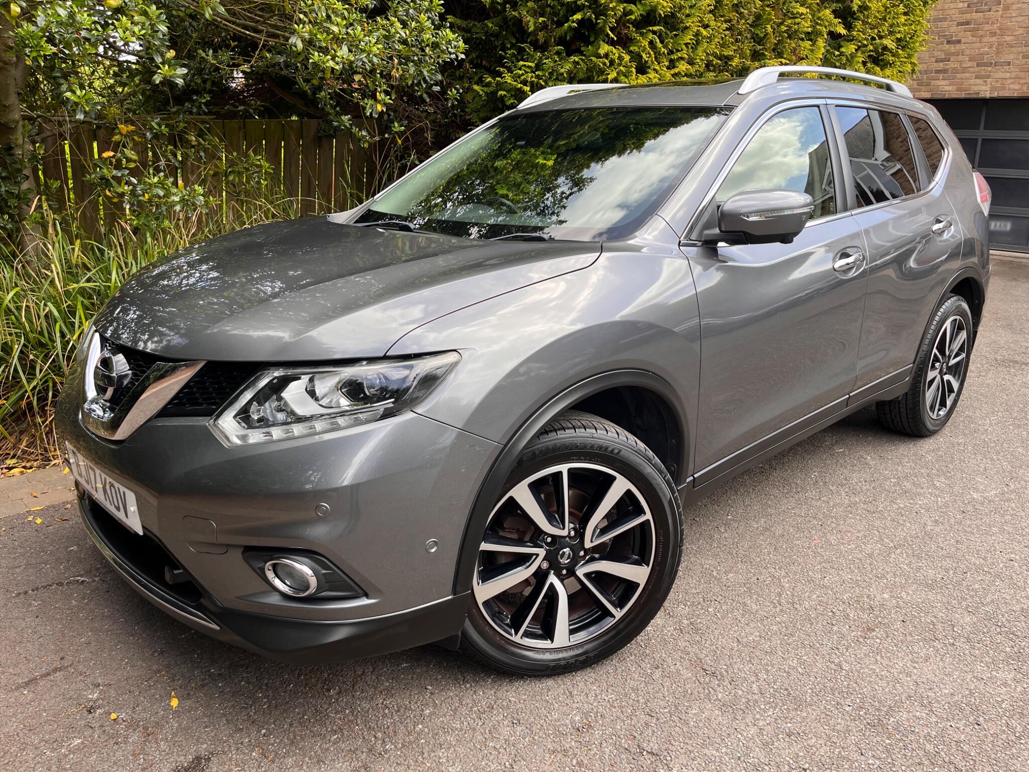 Nissan X-Trail view 3