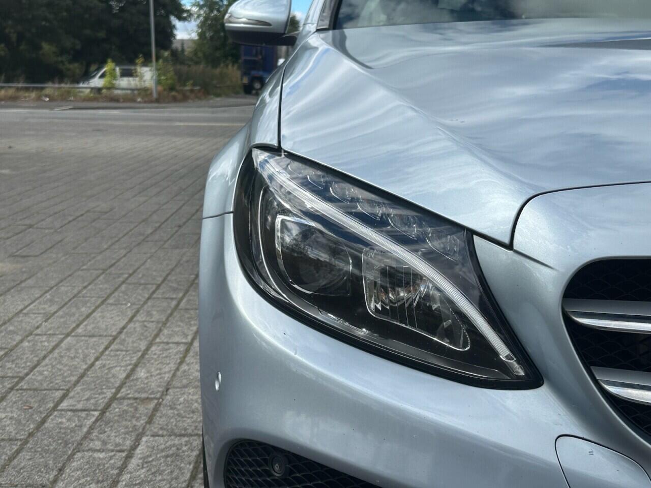 Mercedes-Benz C-Class view 15