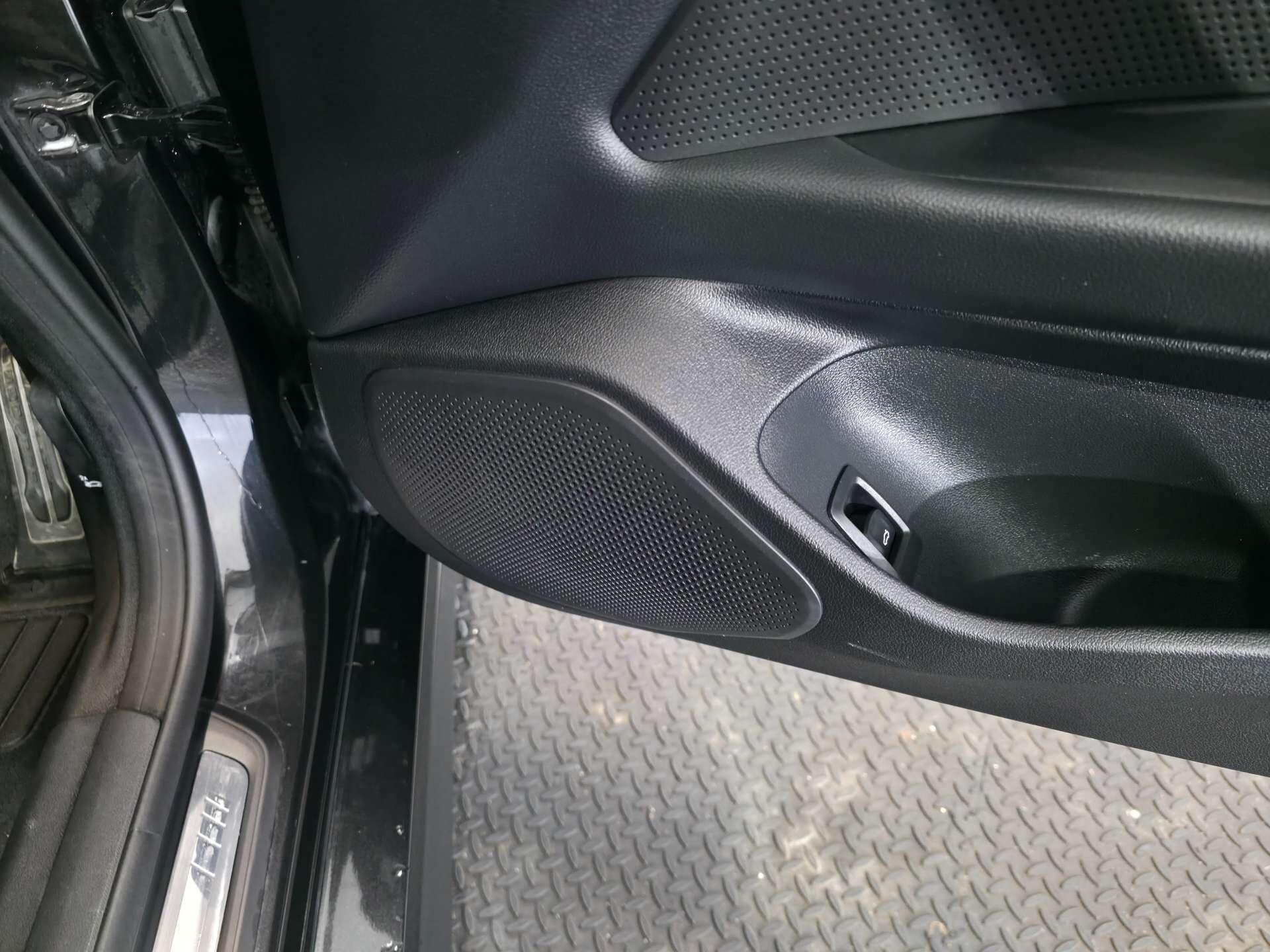 BMW I4 view 23