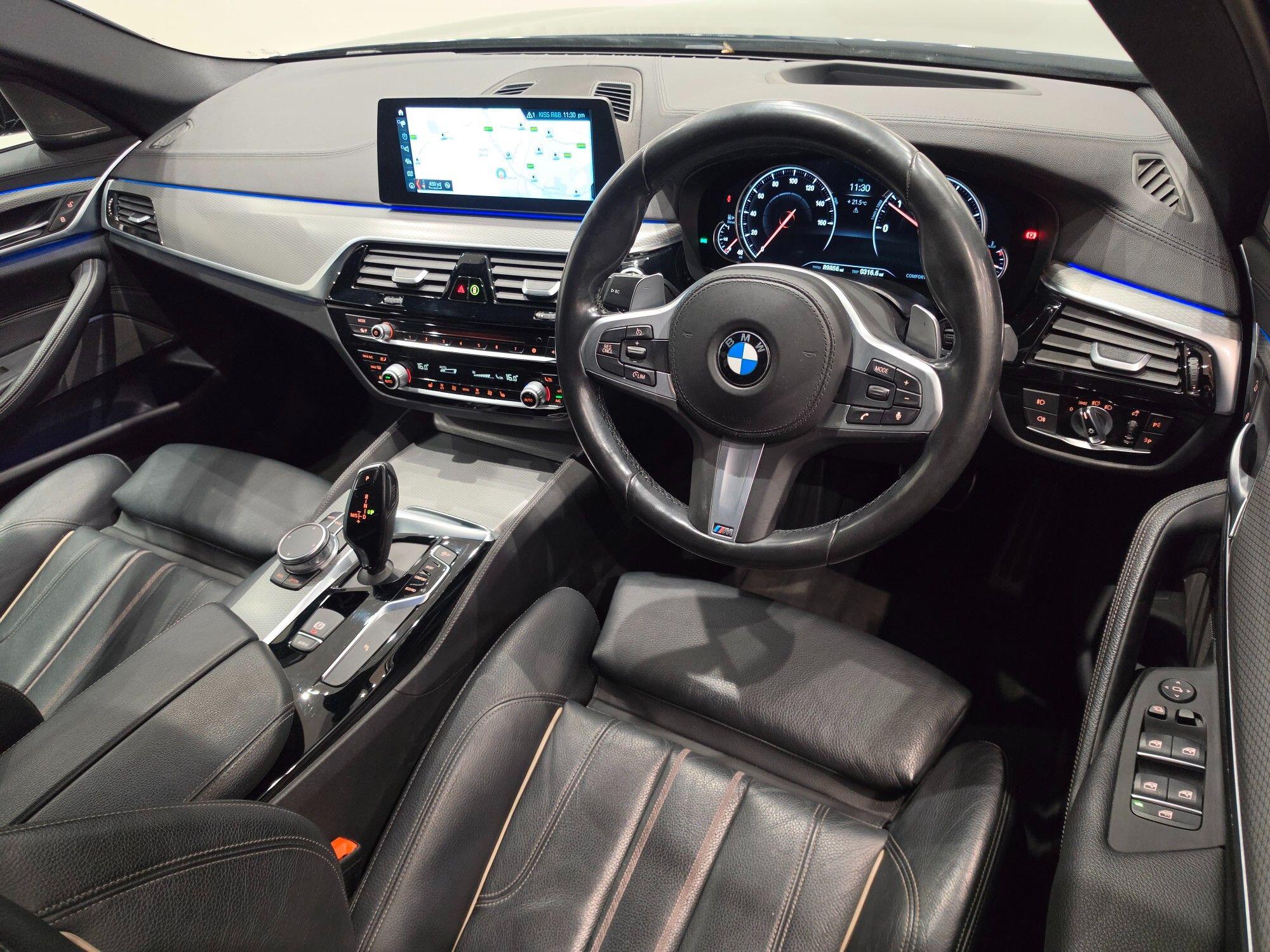 BMW 5 Series view 21