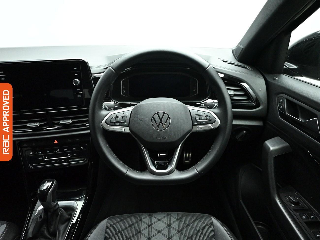 Volkswagen T-Roc view 9