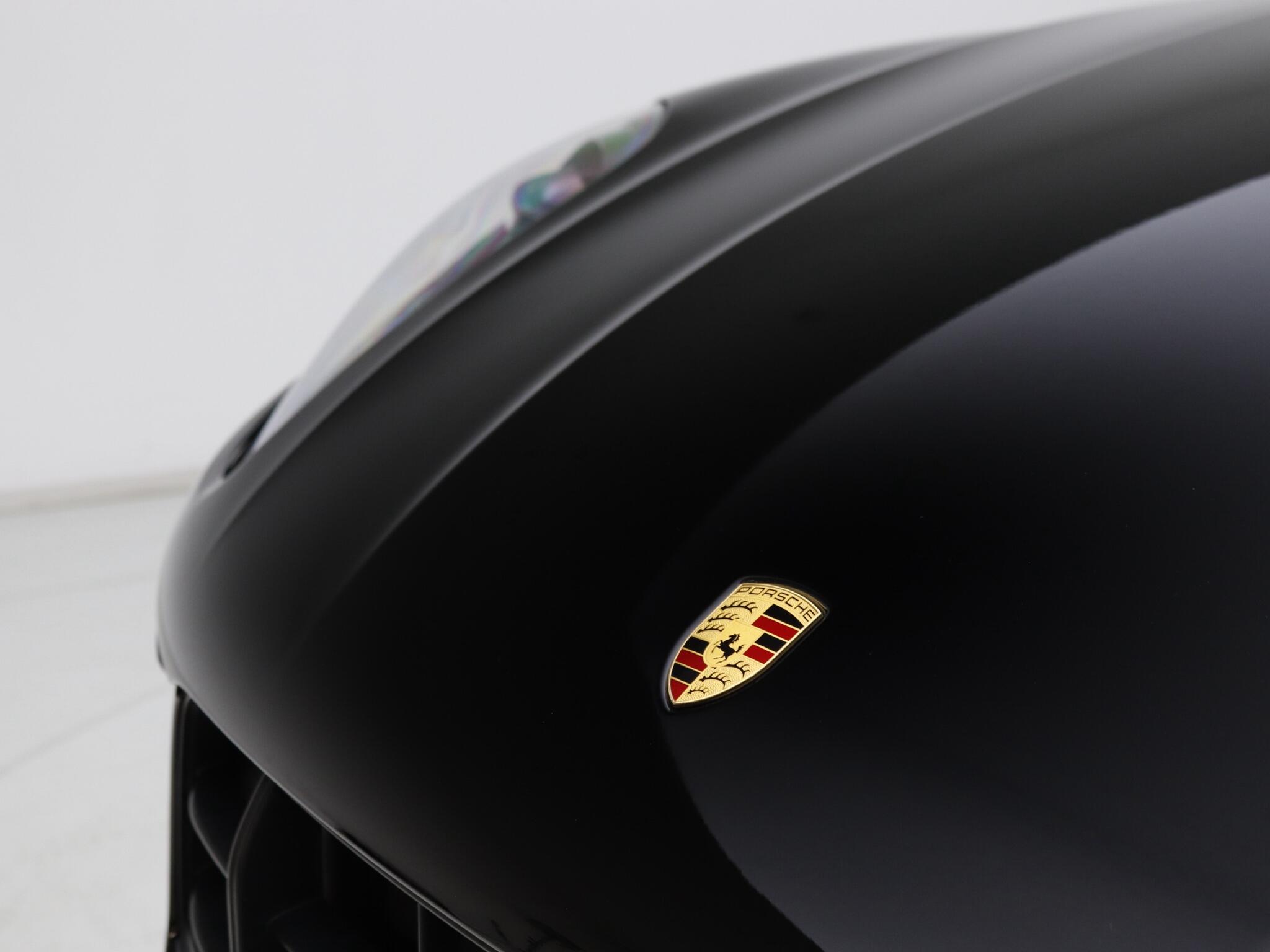 Porsche Macan view 22