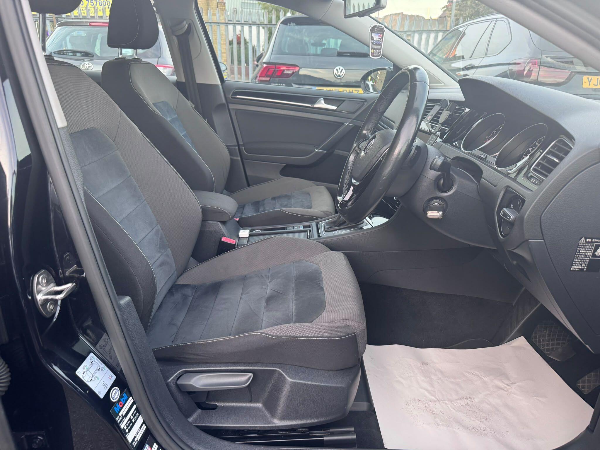 Volkswagen Golf view 15