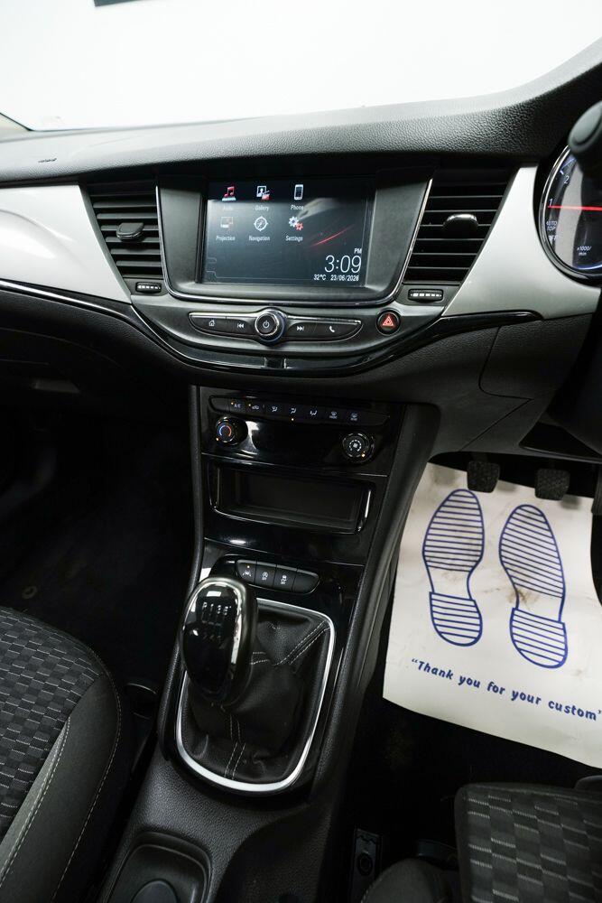 Vauxhall Astra view 24