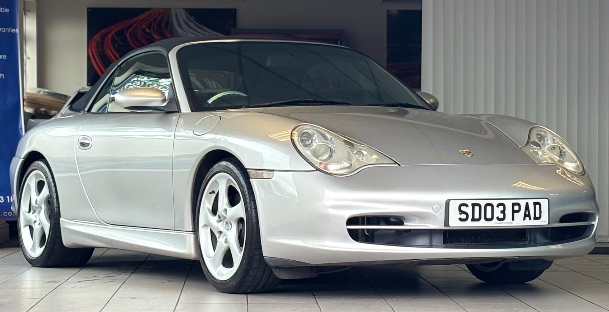 Porsche 911 view 5