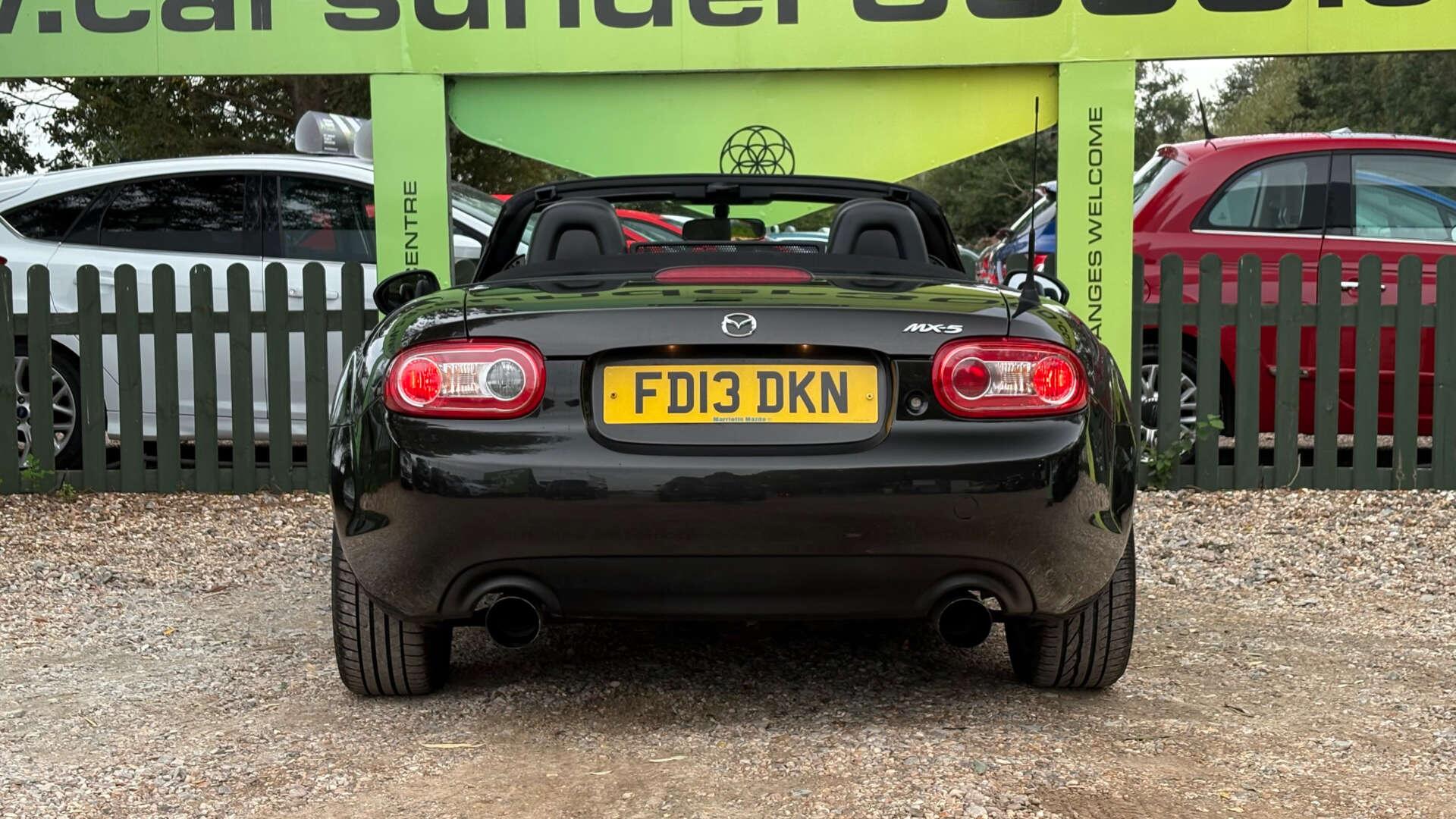 Mazda MX-5 view 5