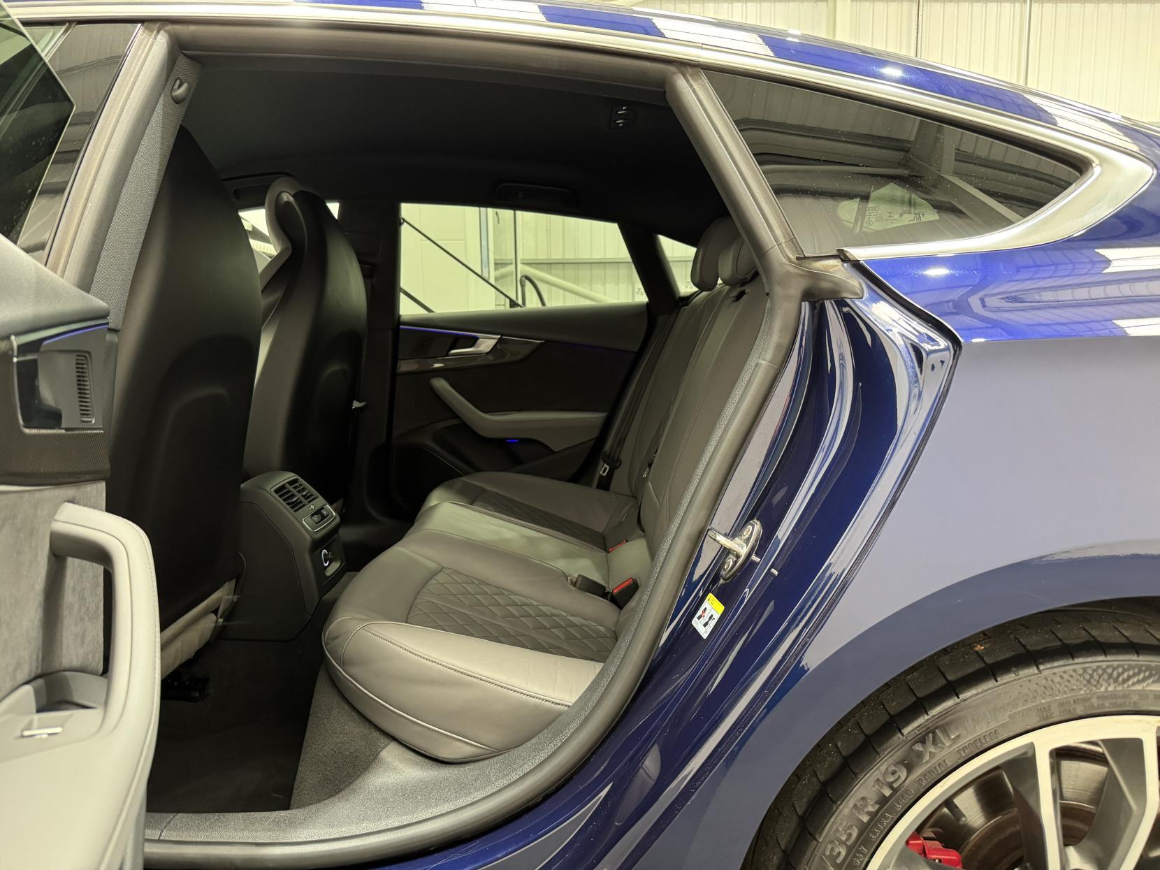 Audi S5 view 54
