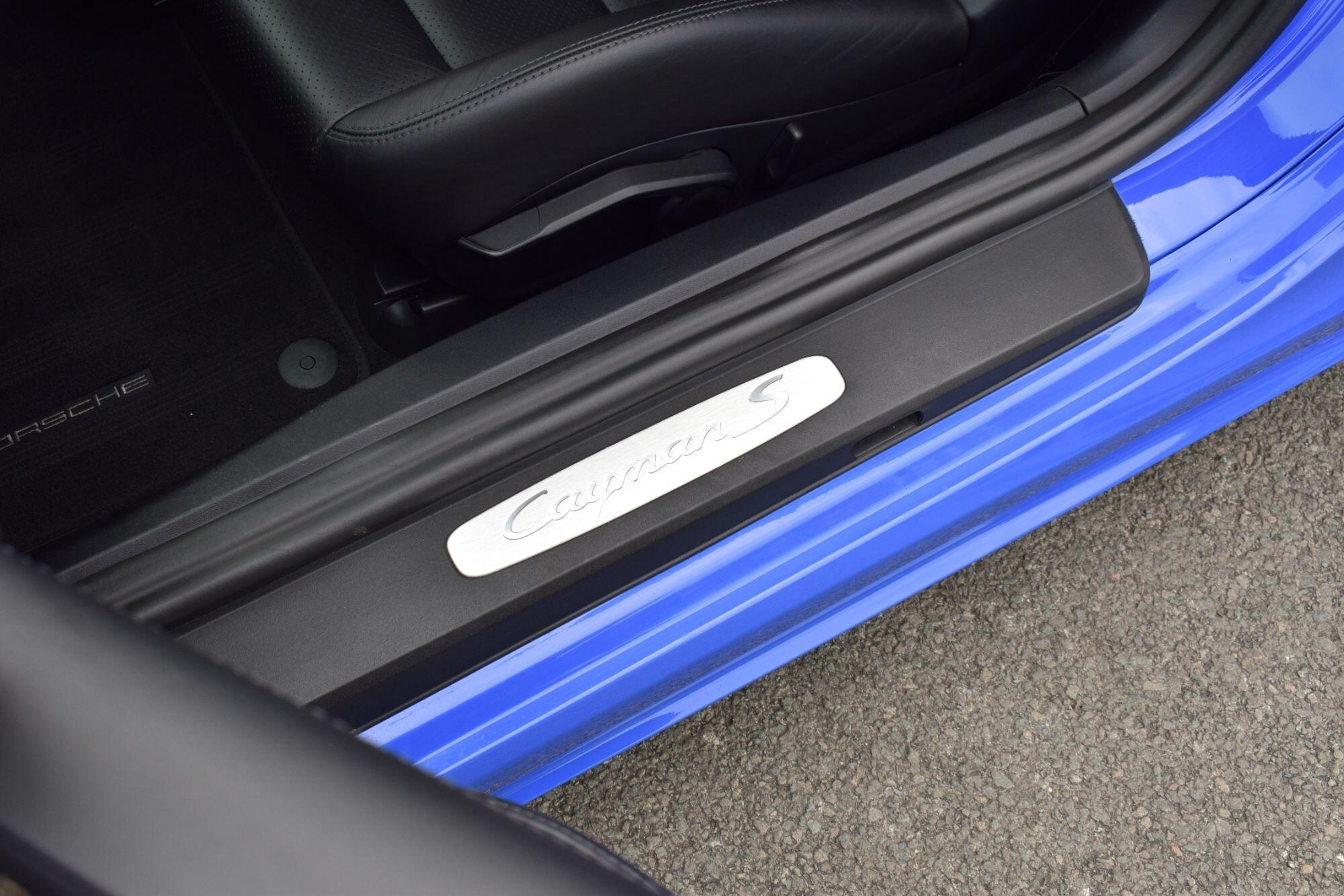 Porsche Cayman view 27