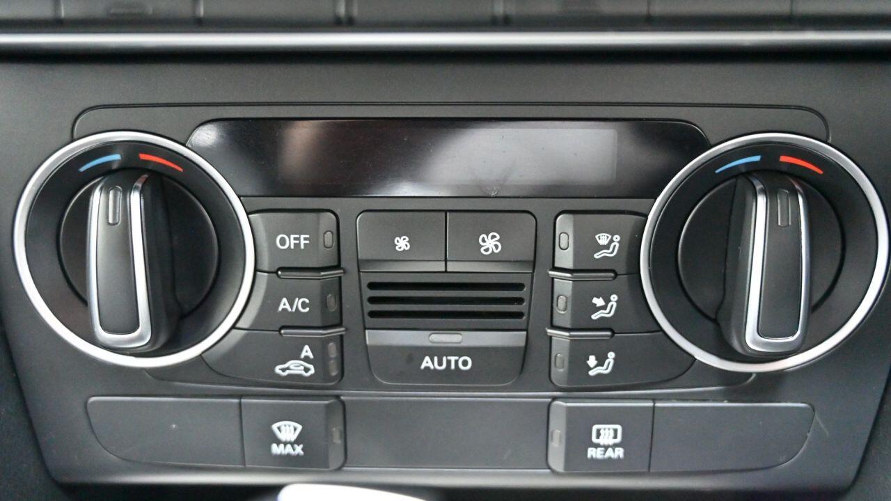 Audi Q3 view 30