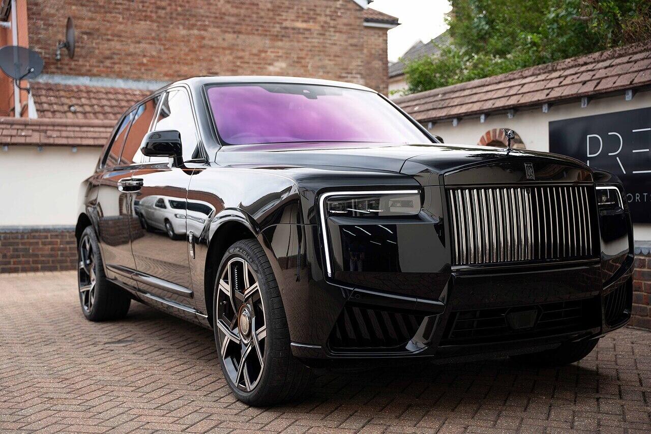 Rolls-Royce Cullinan view 6