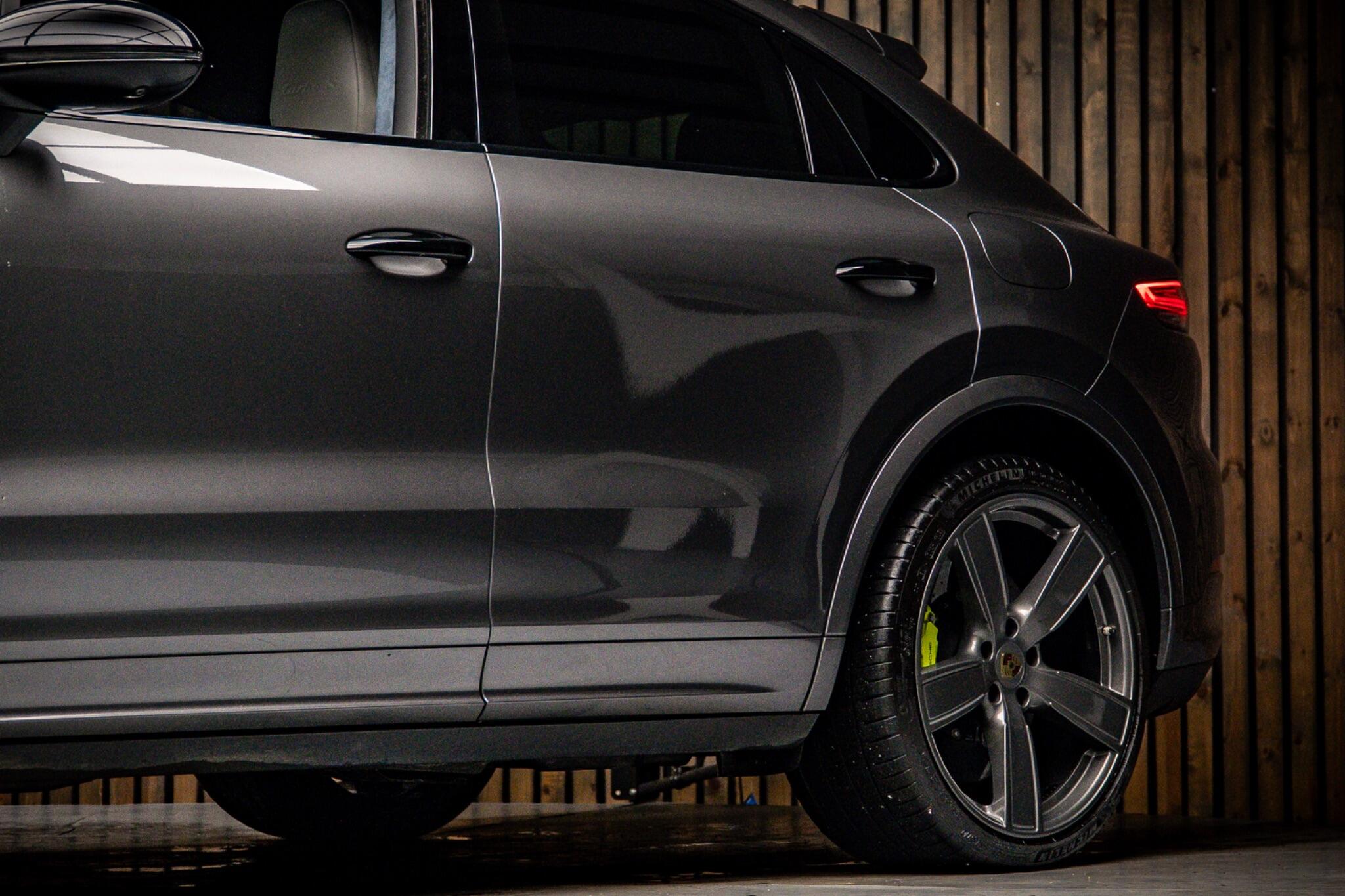 Porsche Cayenne view 16