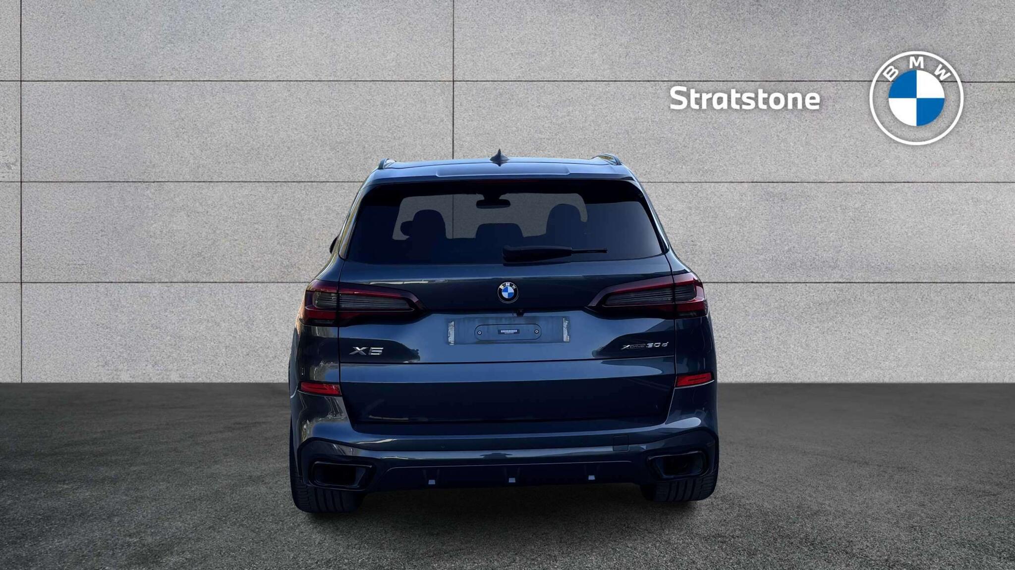 BMW X5 view 16
