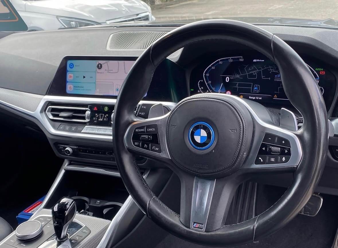 BMW 3 Series view 9