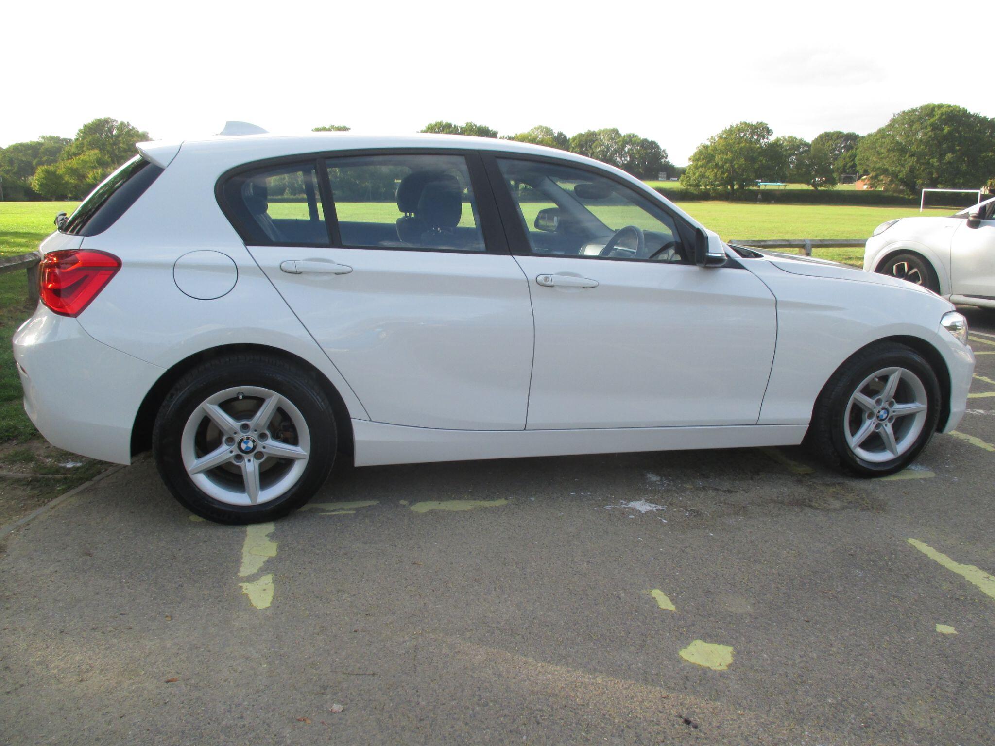 BMW 1 Series view 7