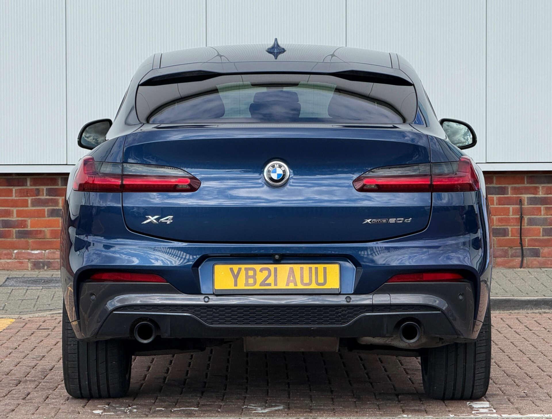BMW X4 view 11
