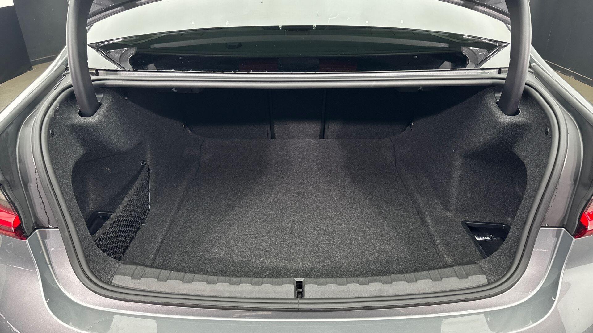 BMW 3 Series view 13