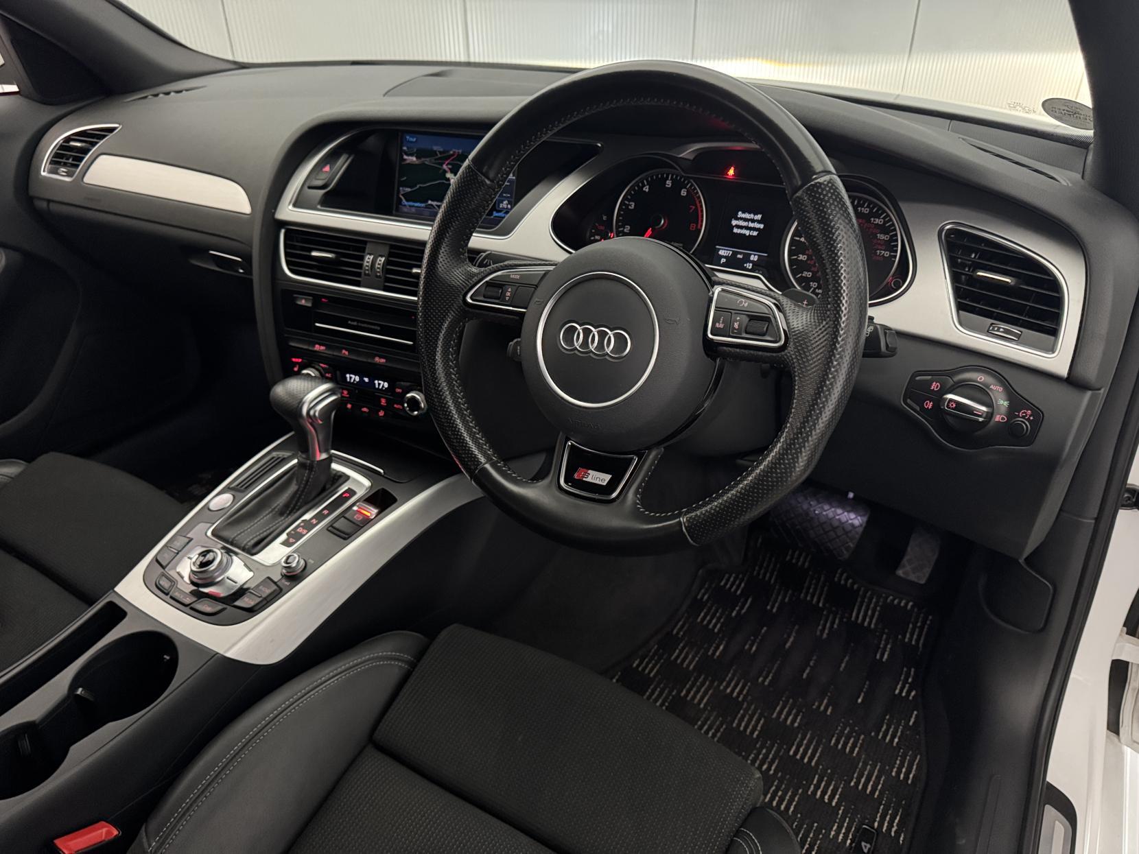 Audi A4 Avant view 44