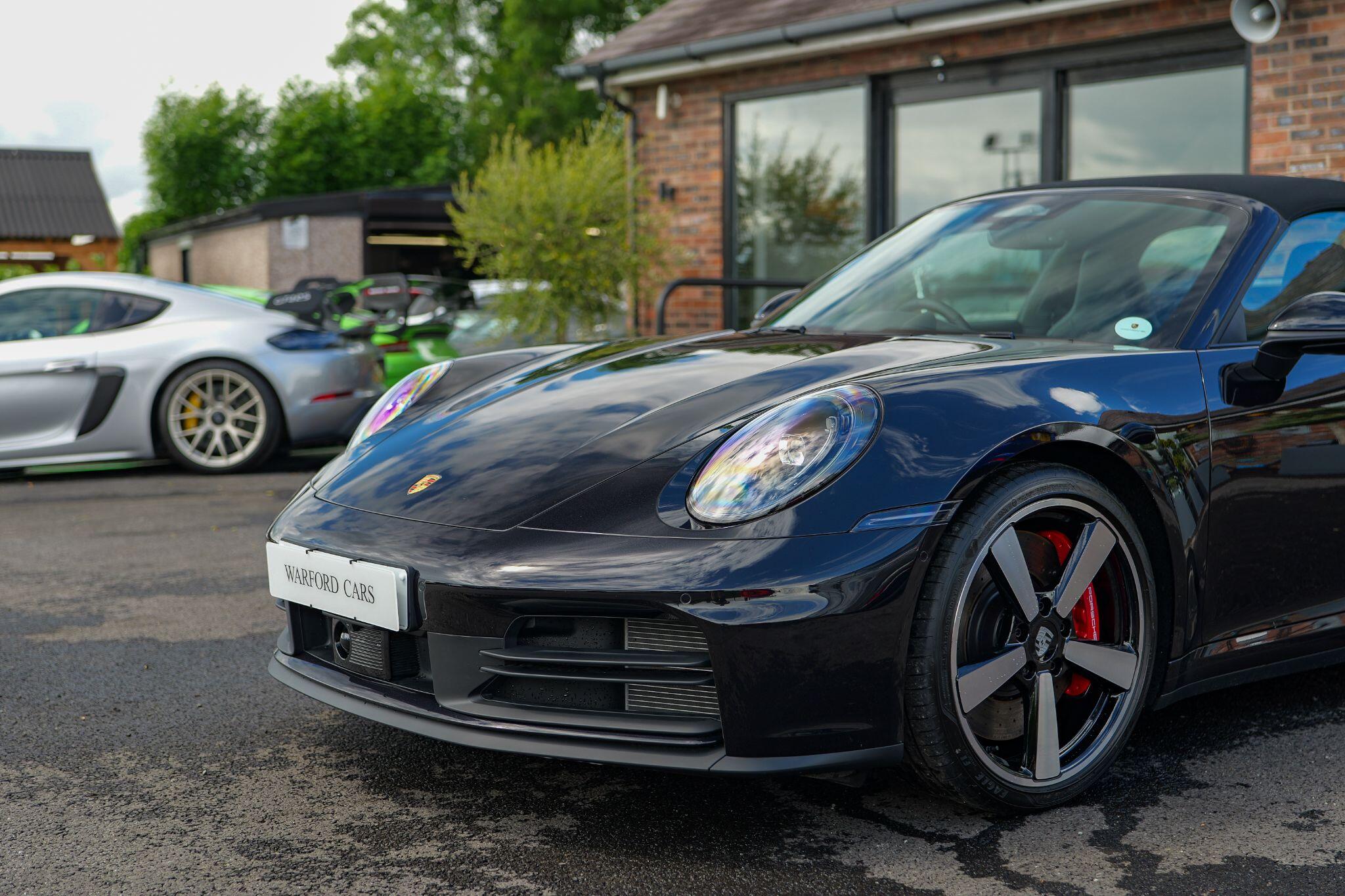 Porsche 911 view 9