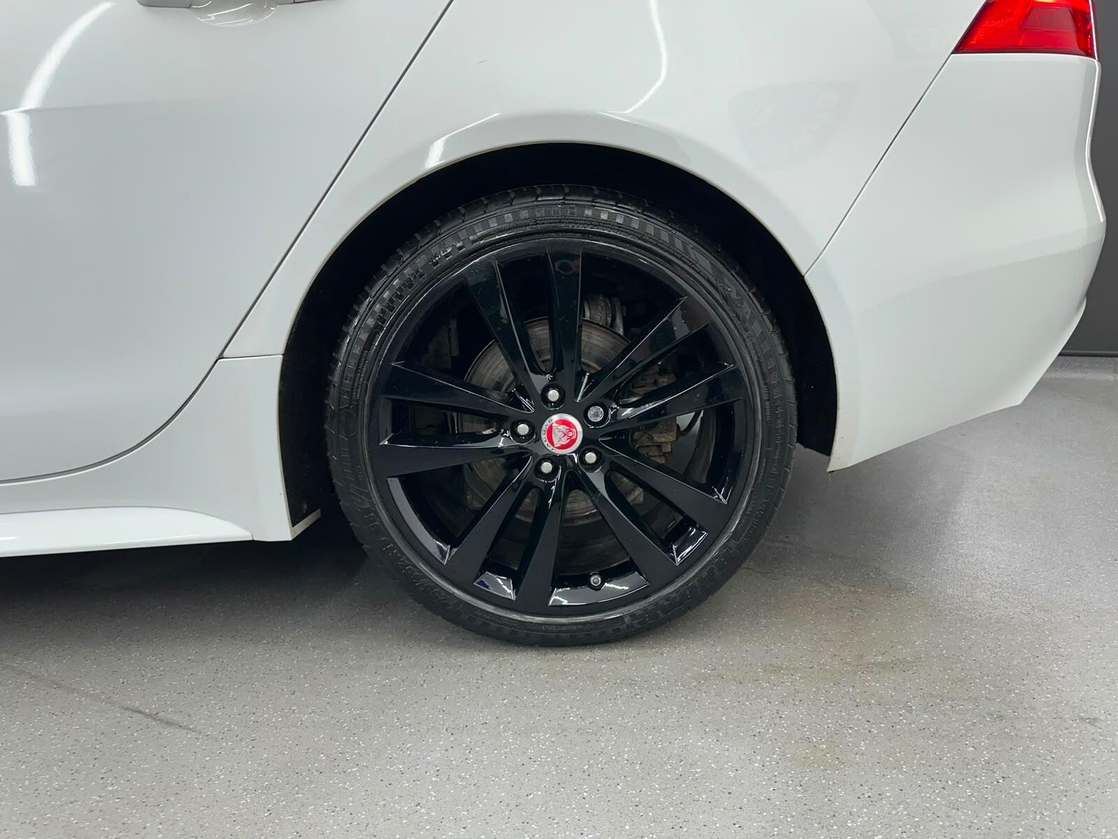 Jaguar XE view 15