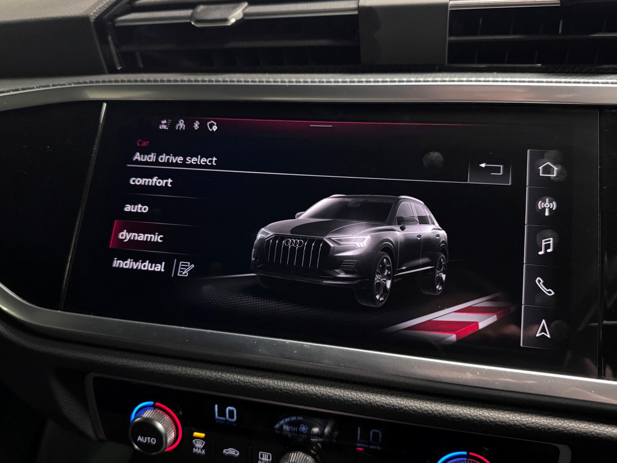 Audi Q3 view 43
