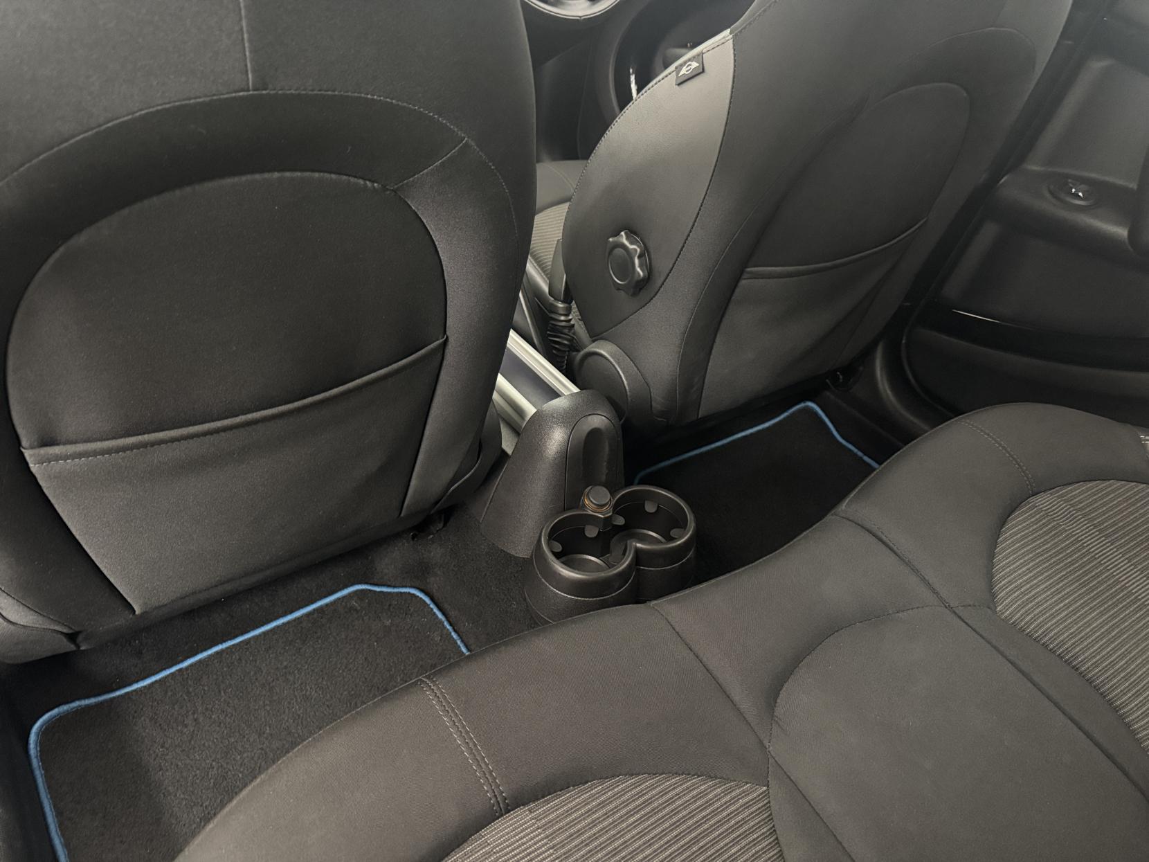 Mini Countryman view 64