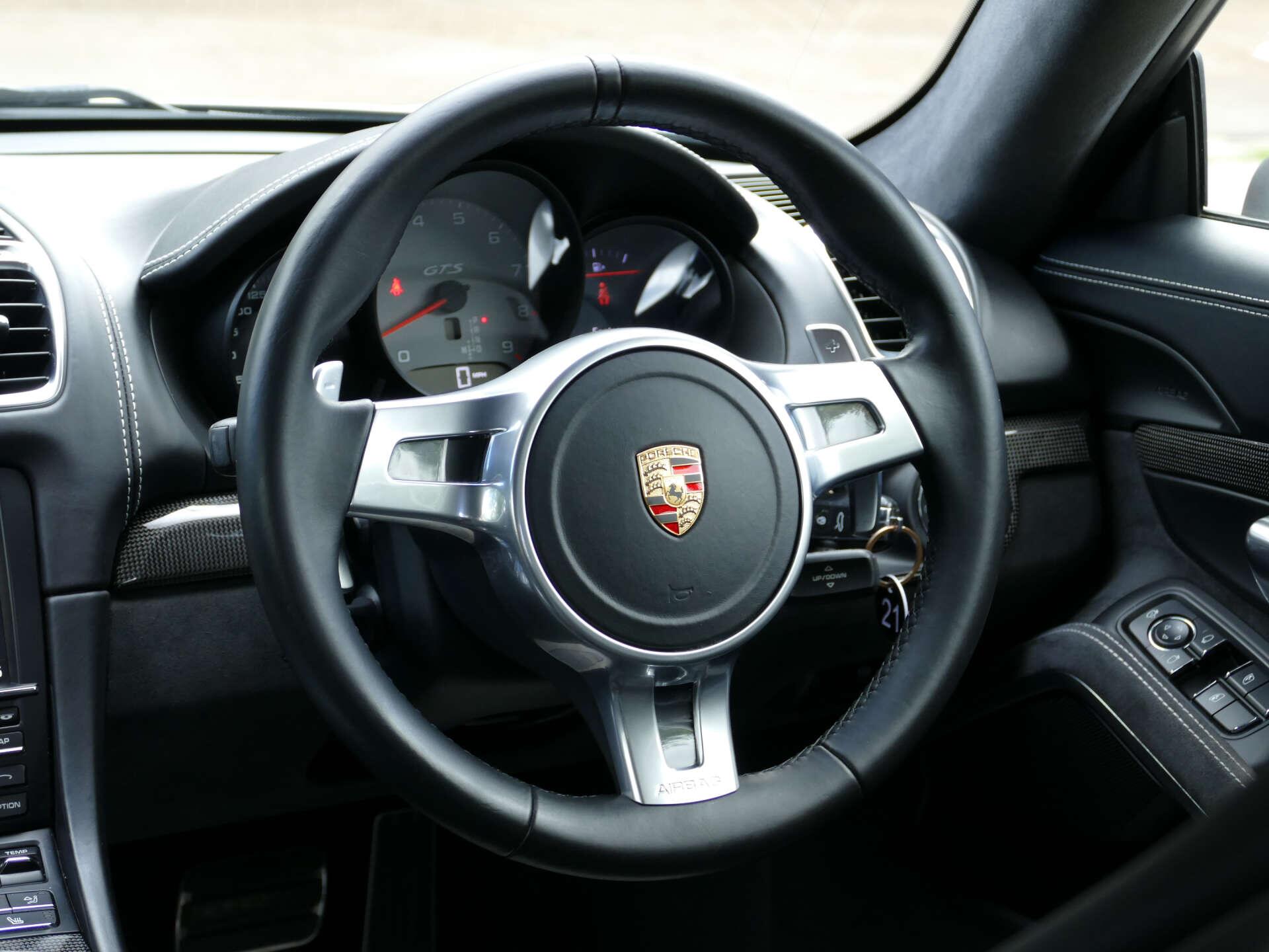 Porsche Cayman view 30