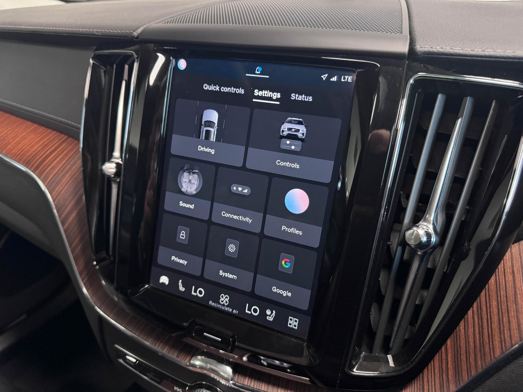 Volvo XC60 view 45