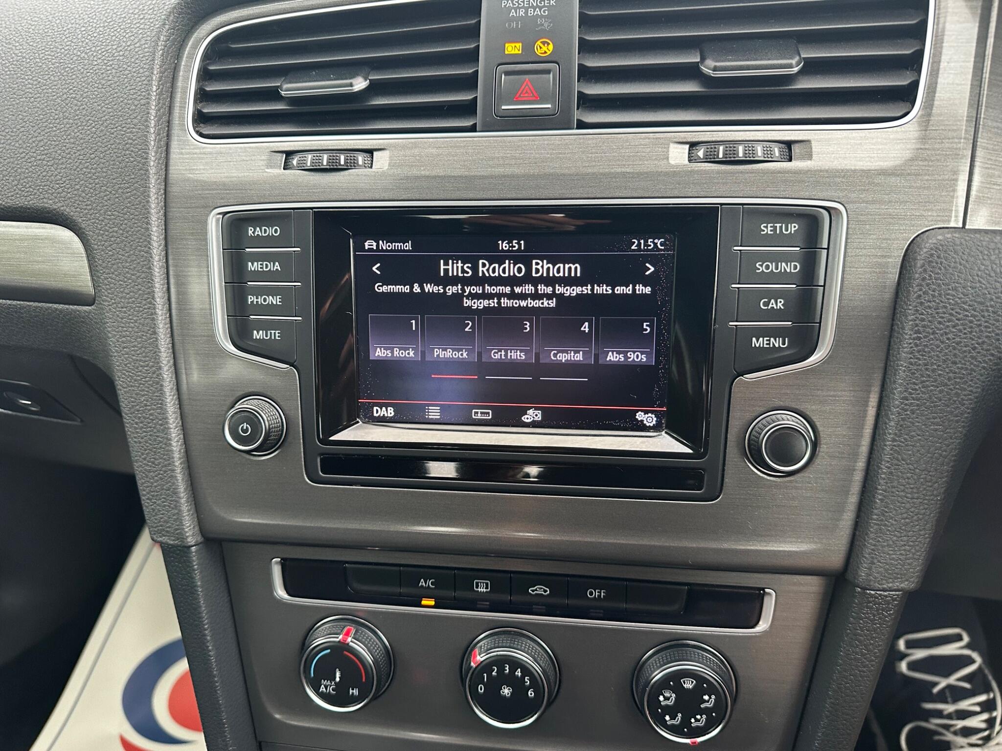 Volkswagen Golf view 35