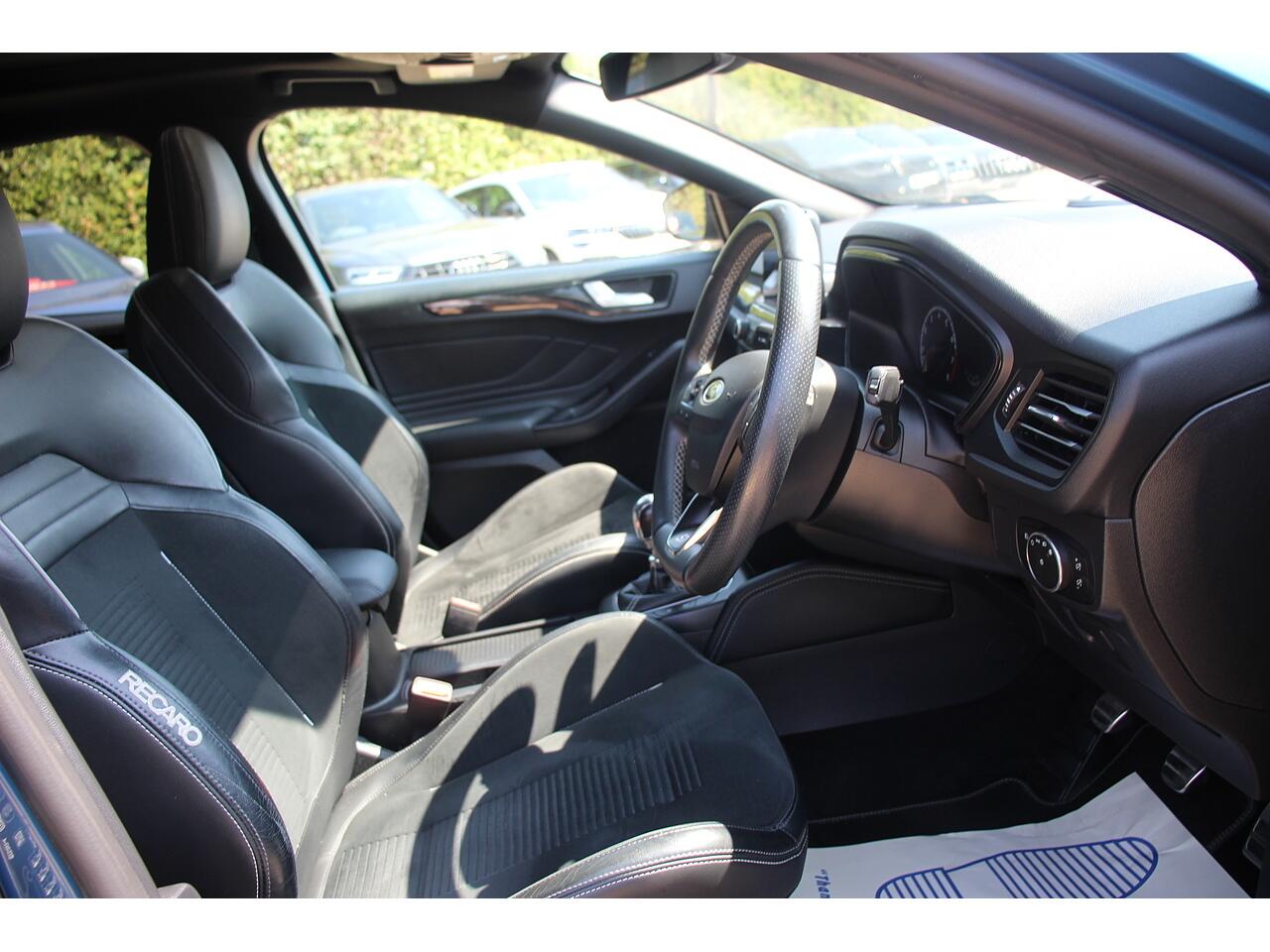 Ford Focus view 15