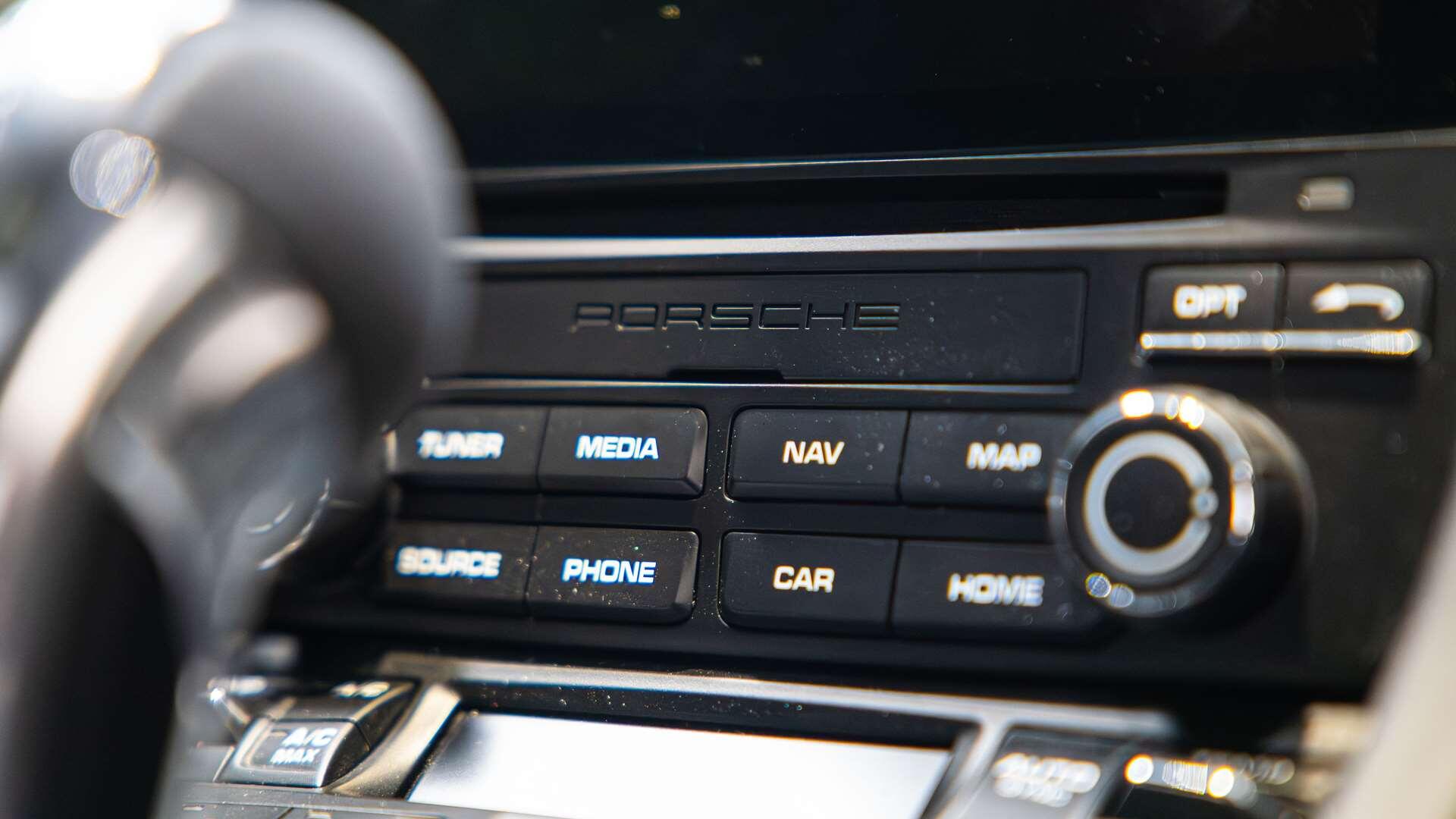 Porsche 911 view 26