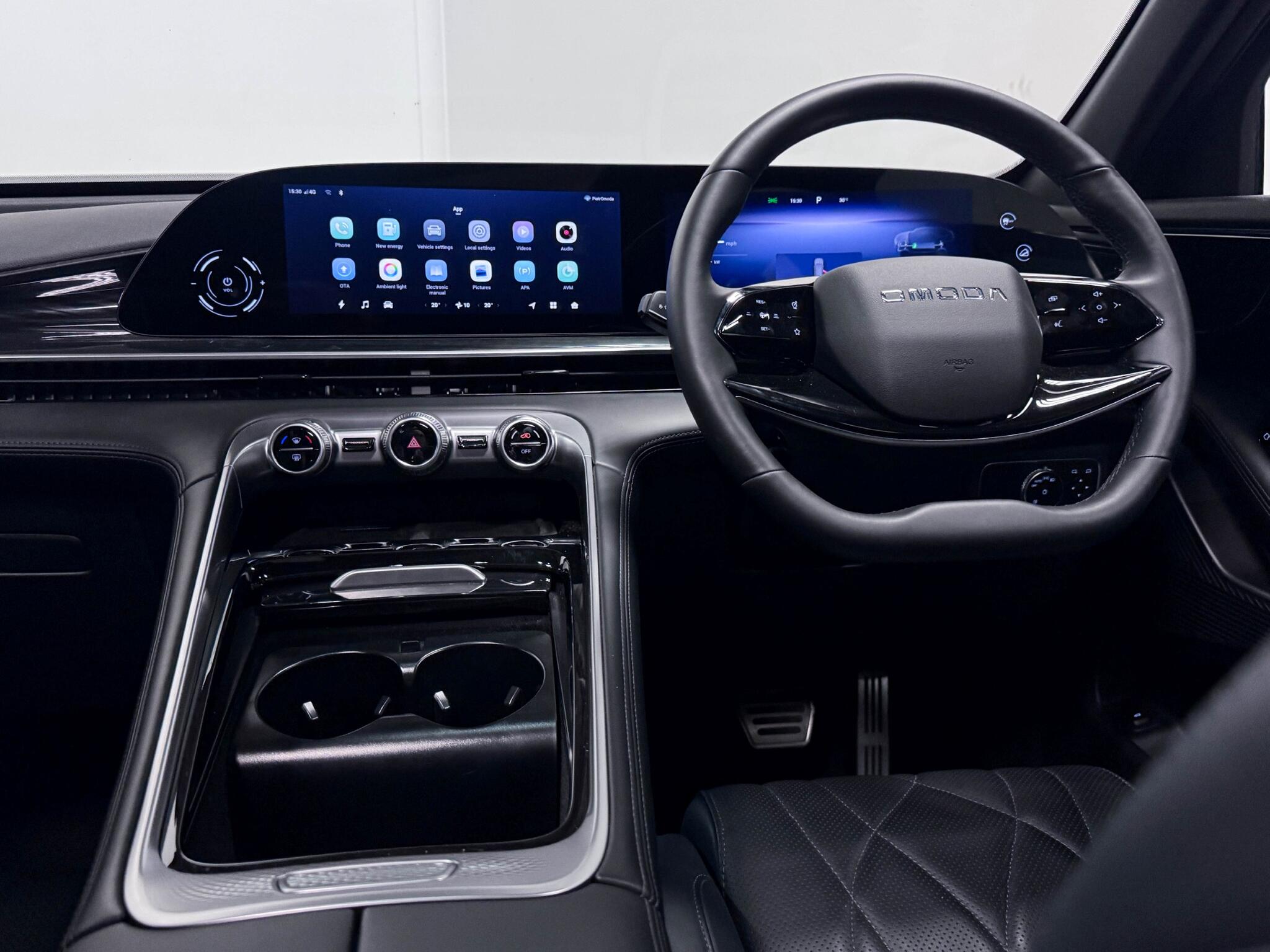 2025 OMODA 9 view 18