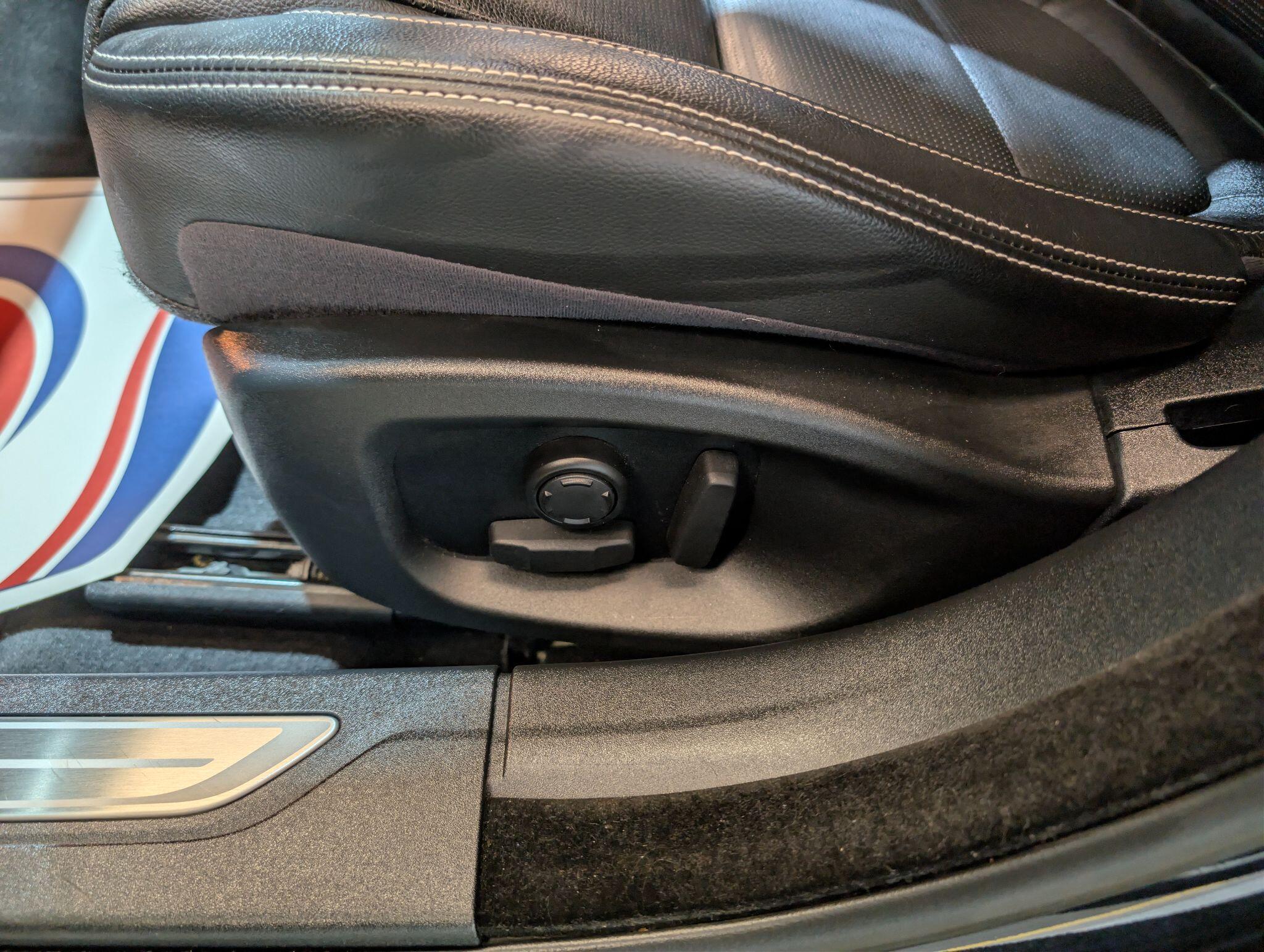 Jaguar XF view 58