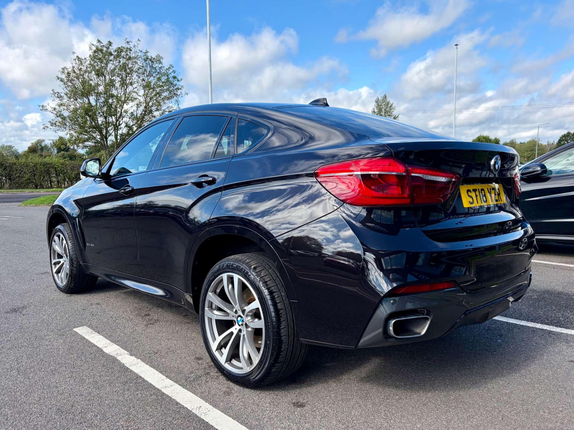 BMW X6 view 6