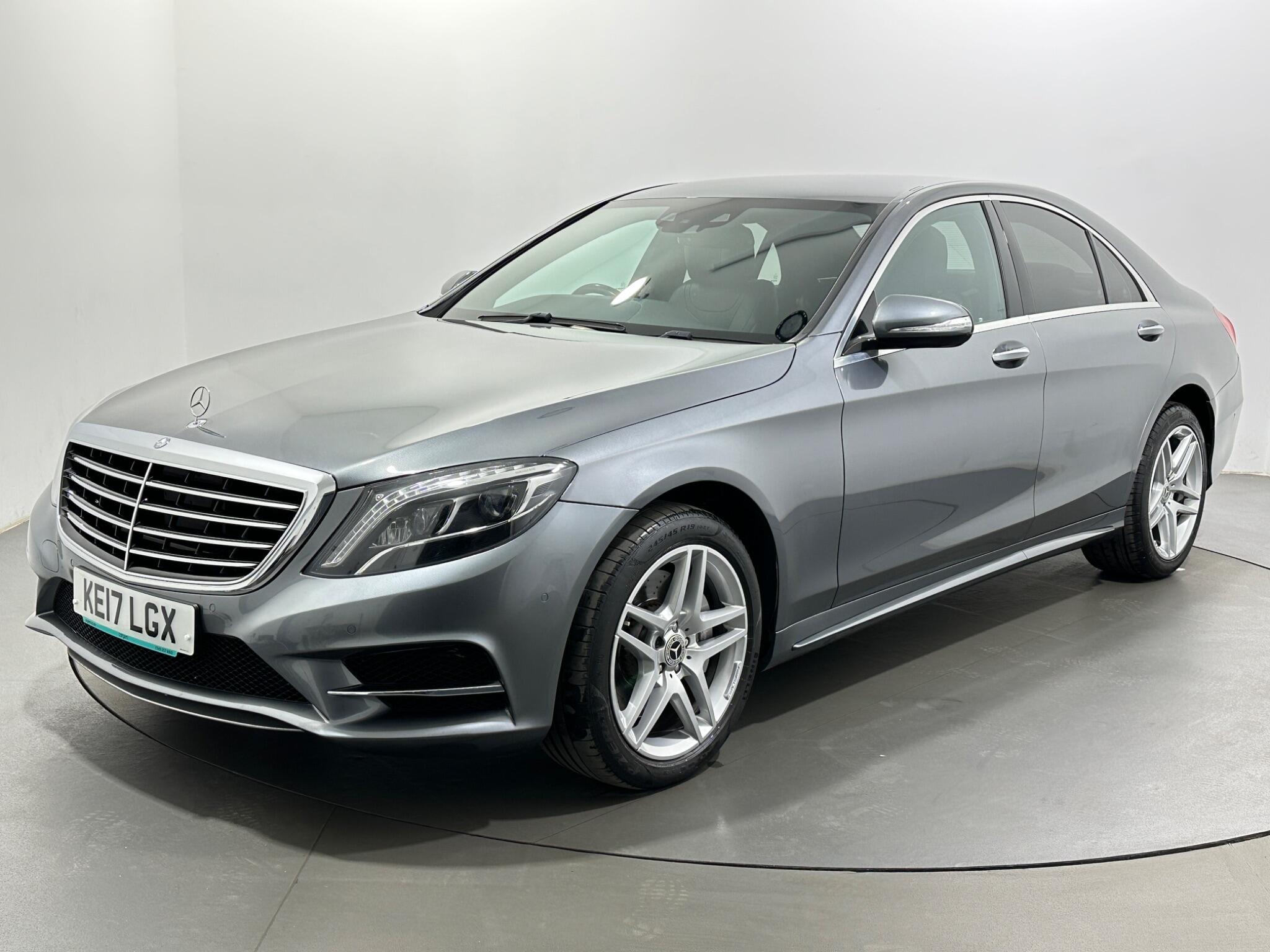 Mercedes-Benz S-Class view 4