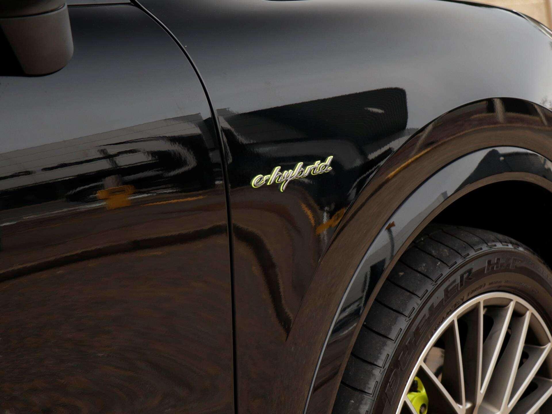 Porsche Cayenne view 32