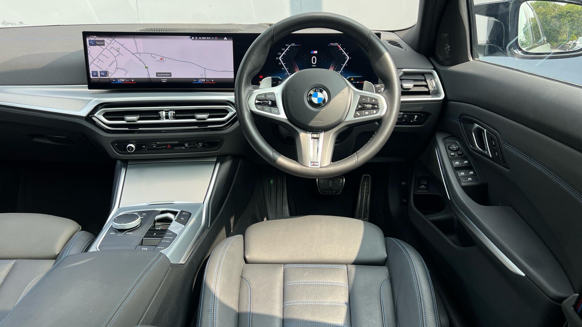BMW 3 Series view 5