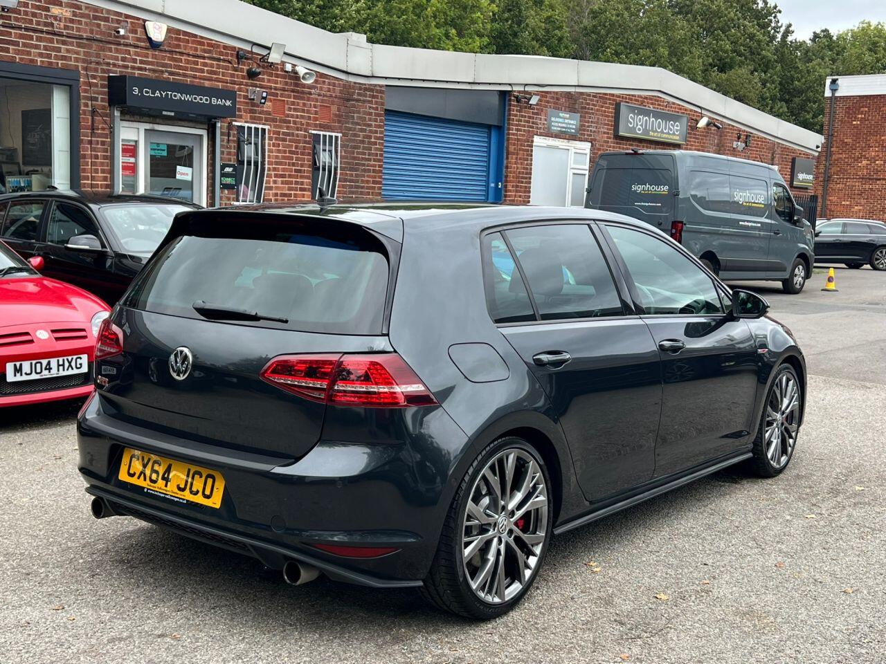 Volkswagen Golf view 4