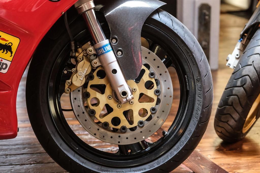 Ducati 888 view 9