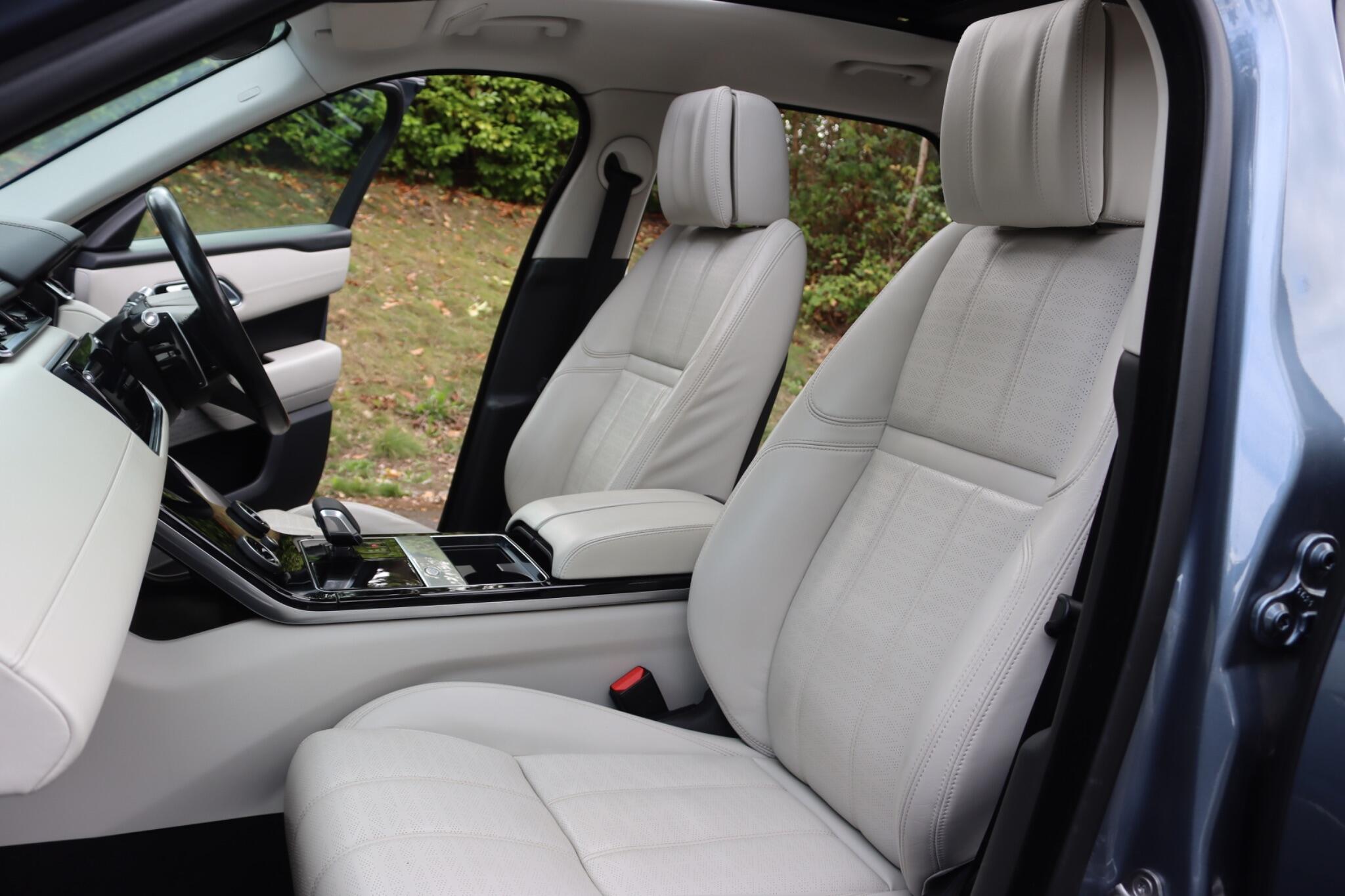 Land Rover Range Rover Velar view 5