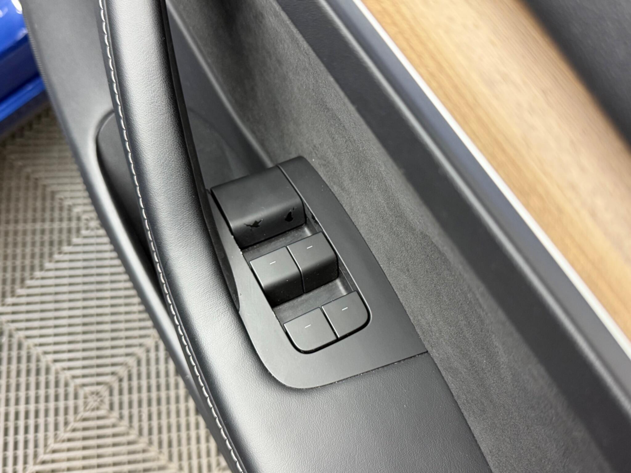 Tesla Model 3 view 35
