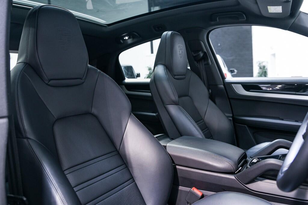 Porsche Cayenne view 15